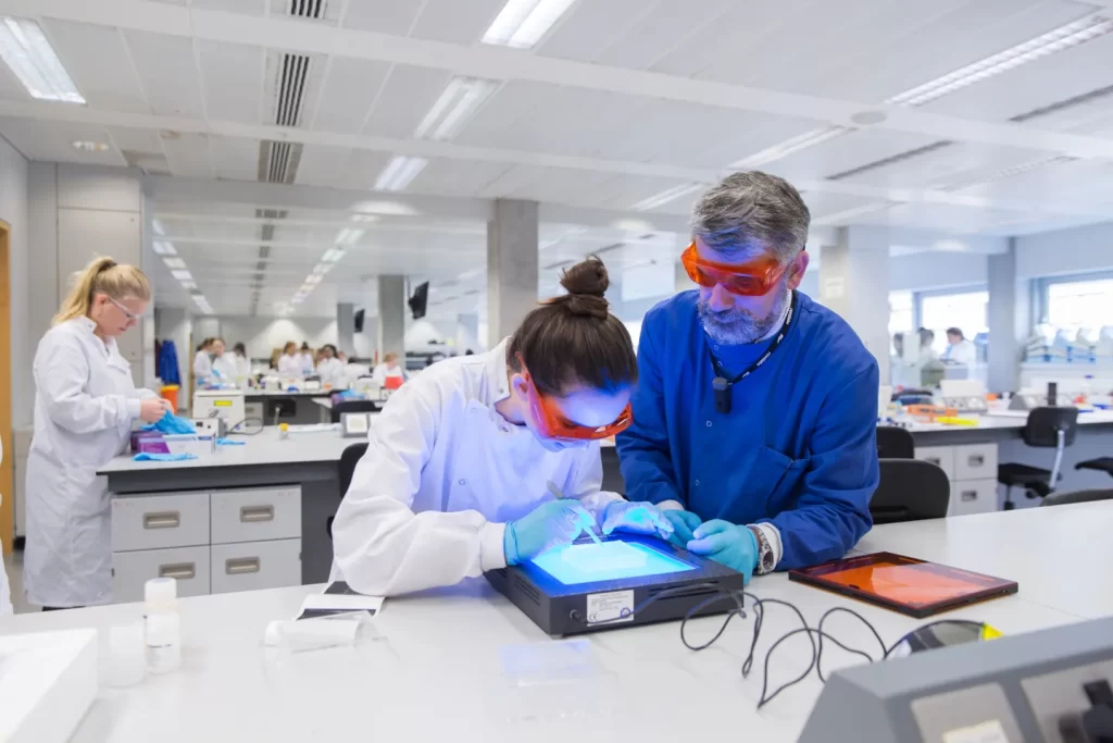Biotechnology-with-a-Language-for-Science-BSc-1024x683
